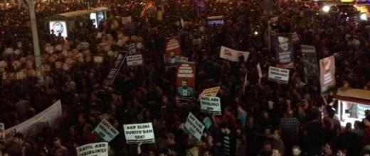 Photo of Video- Thousands Turkish People in Istanbul protest any Turkey- Syria War