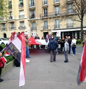 Photo of Syrians in France, Bulgaria stage sit-ins in rejection of Turkish aggression on Syria