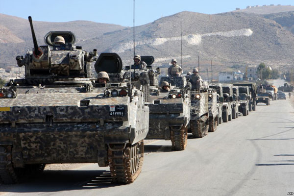 Photo of Lebanese Army Deploys in Arsal, Leader Terrorist Escapes Town