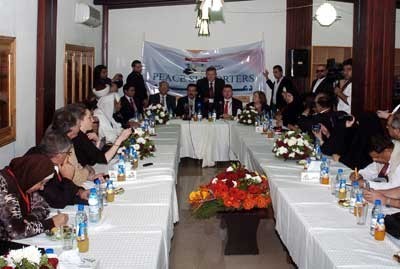 Photo of Lattakia Governor receives delegation of International Peace Activist Group