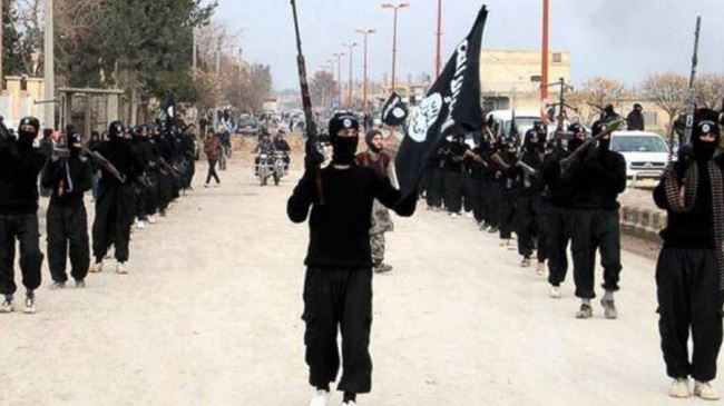 Photo of 100s of US troops, CIA agents helping ISIL in Syria, Iraq: Don DeBar