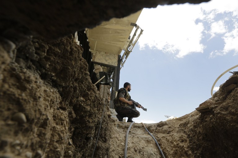 Photo of Syrian Republican Guard Destroys Another Tunnel in Jobar