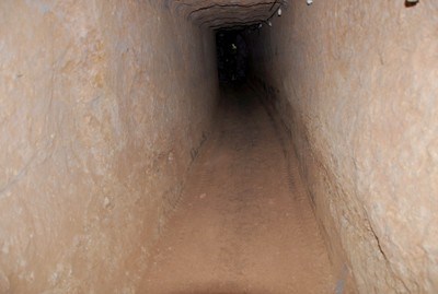 Photo of Syrian Army discovers a tunnel in Damascus countryside, targets more terrorists