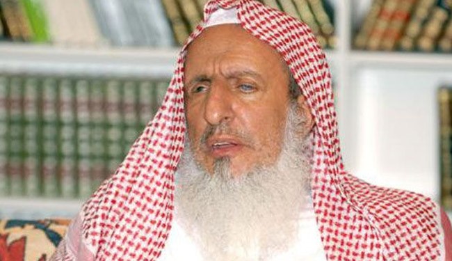 Photo of Saudi Arabia zionist Grand Mufti(!) Calls for Destruction of Churches