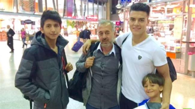 Photo of Spain offers job to Syria refugee mistreated in Hungary