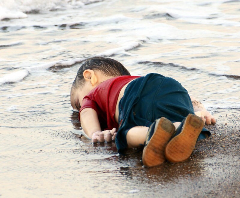 Photo of Aylan: A Syrian Refugee Who Fled ISIL in Kobane to Drown on Turkish Beach