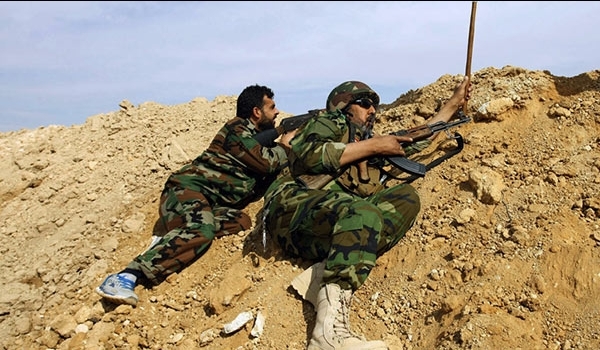 Photo of Clashes Intensify between Syrian Army, ISIL South of Deir Ezzur