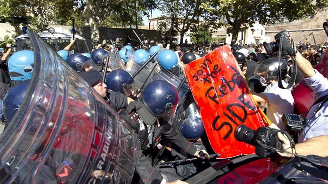 Photo of Anti-Austerity protests sweep across Italy, Spain