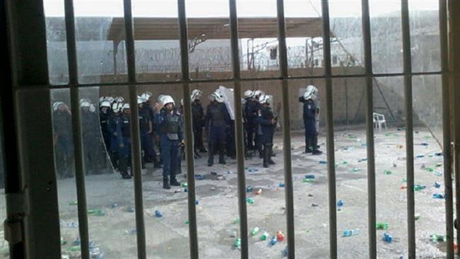 Photo of Jordanian police beat inmates at Bahraini prison: Rights group