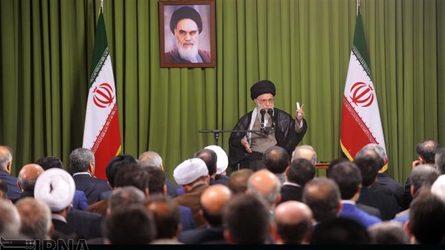 Photo of Leader of Ummah Imam Sayyed Ali Khamenei: Economy is Iran’s main issue