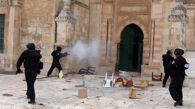 Photo of Terrorist israeli forces clash with Palestinians at al-Aqsa compound