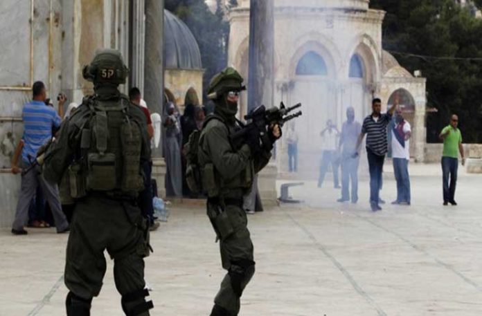 Photo of Zionist Forces Storm Al-Aqsa Mosque in Ramadan Violation