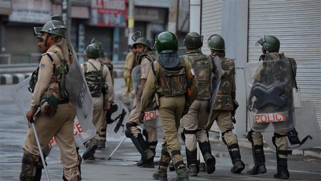 Photo of Indian forces open fire on Kashmiri protesters, kill 3