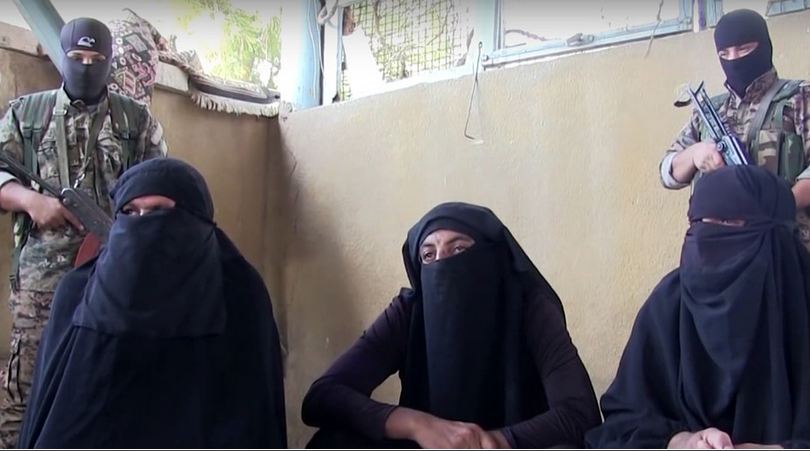 Photo of ISIL Fighters Captured while Fleeing Syria’s Manbij Dressed as Women