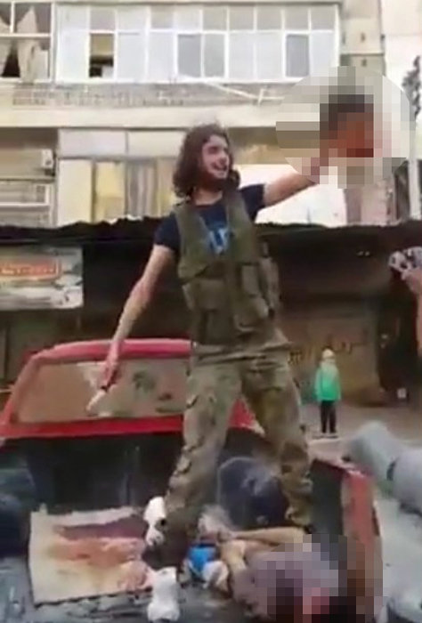 Photo of SHOCKING PICS: West Backed Syrian Moderate Rebels Beheads a Child