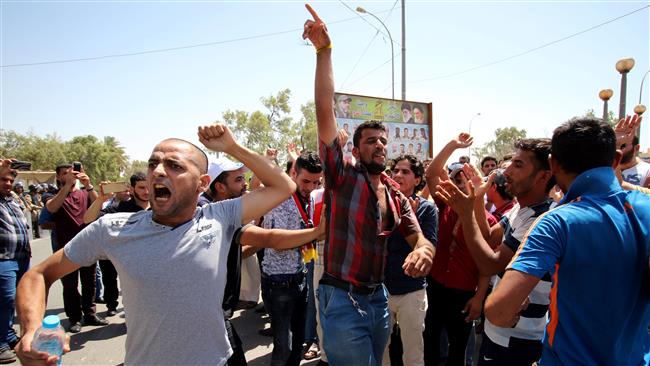 Photo of Clashes erupt in protest near Iraq oil site
