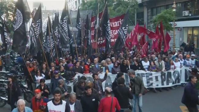 Photo of Buenos Aires protesters slam high prices, low wages
