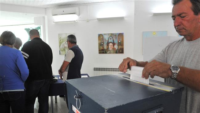Photo of Bosnian Serbs vote for ‘Statehood Day’ despite court bank