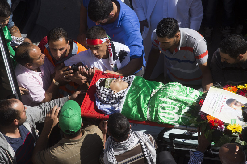 Photo of Zionist Israeli forces shoot and kill 10-year-old Palestinian boy