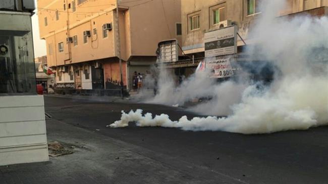 Photo of Bahrain police teargas Shia Muslims