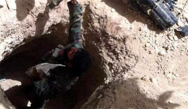 Photo of Syrian Army Destroys Terrorists’ Long Tunnel in Eastern Damascus