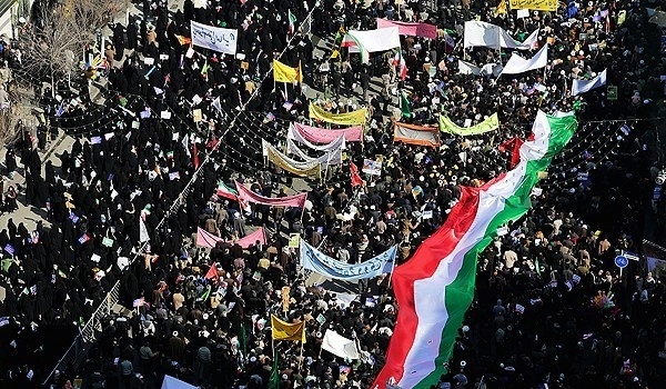 Photo of Iranians Stage Massive Rallies to Mark Anniversary of Islamic Revolution Victory