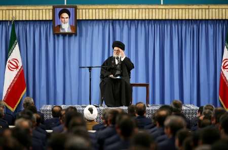 Photo of Leader of Islamic Ummah Imam Ali Khamenei: No enemy can paralyze Iranian people