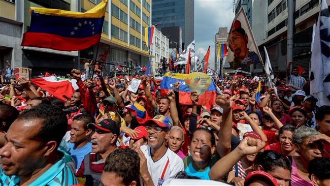 Photo of Thousands of Venezuelans protest against OAS