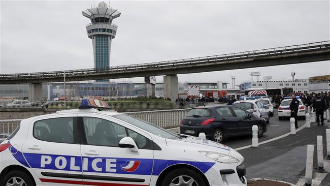 Photo of French police gun down man who seized soldier’s weapon at Paris airport