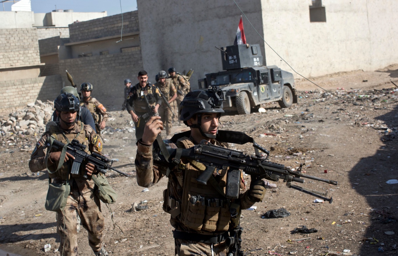 Photo of Iraq Forces Hunt for Bombs, ISIL Holdouts in Mosul