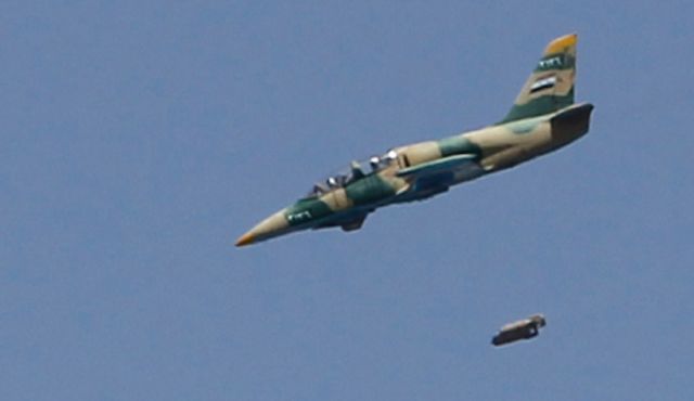Photo of Syrian Air Force hammers ISIL near Iraqi border