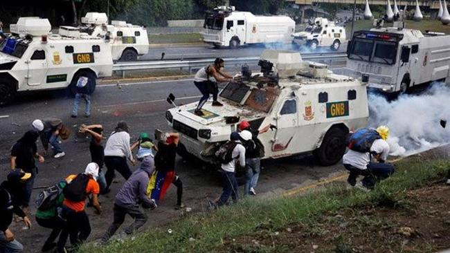 Photo of US-backed violence in Venezuela kills 1, injures over 90