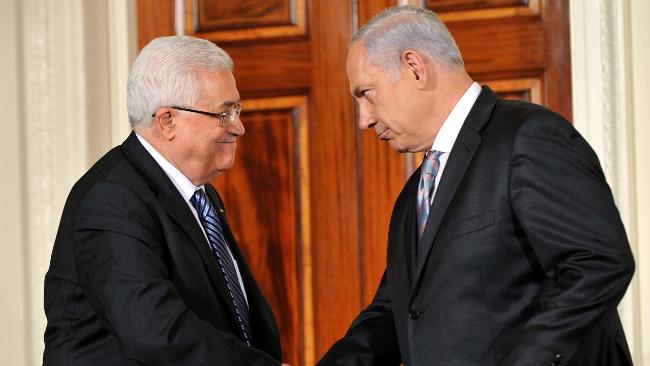 Photo of Zionist Puppet Abbas Says Ready to Meet Butcher Netanyahu under Trump’s Auspices