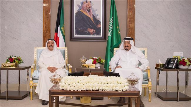 Photo of Kuwaiti emir trying to mediate row between Persian Gulf Arab states