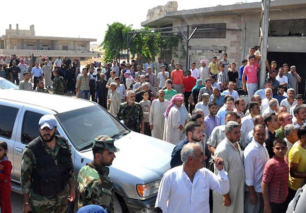 Photo of Photos- Hundreds of Syrian People Return to Liberated Towns in Hama