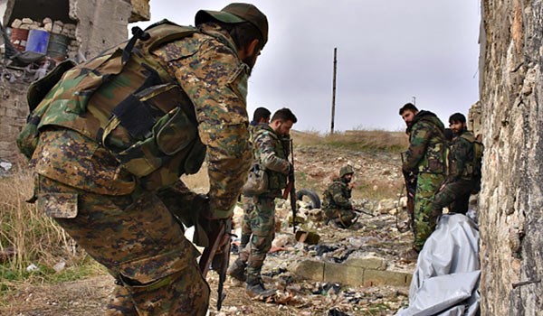 Photo of Syrian Army Preparing to Lay Siege on ISIL in Eastern Deir Ezzur