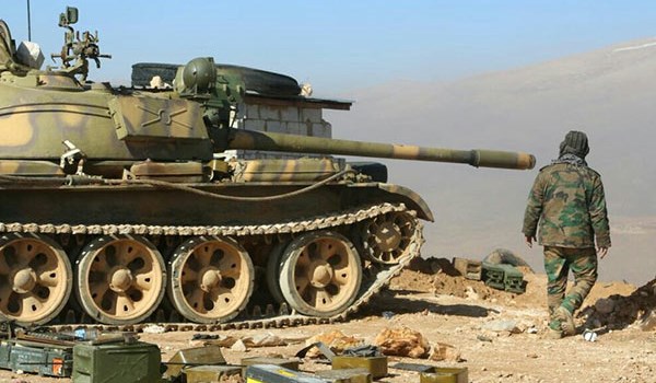 Photo of Syrian Troops Deploy at Al-Amr Oilfield in Eastern Deir Ezzur