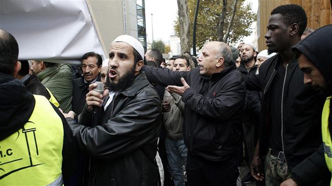 Photo of ‘Manifesto’ urging Muslim leaders to reject part of Qur’an sparks outrage across France