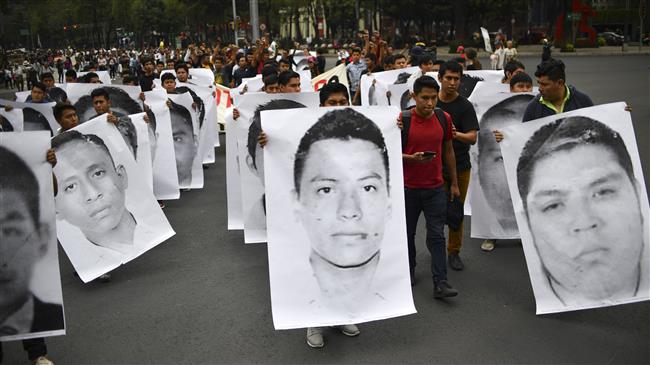 Photo of 12,000 request justice for murdered Mexican students