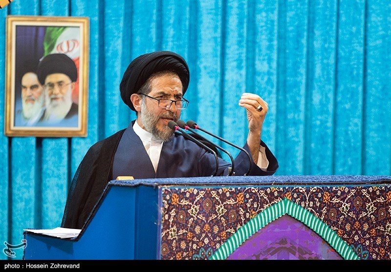 Photo of World Witnessing Gradual Collapse of US Hegemony: Iranian Cleric
