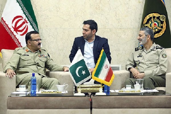 Photo of Iran Army cmdr. urges Iran, Pakistan to protect bilateral ties from 3rd parties’ malevolence