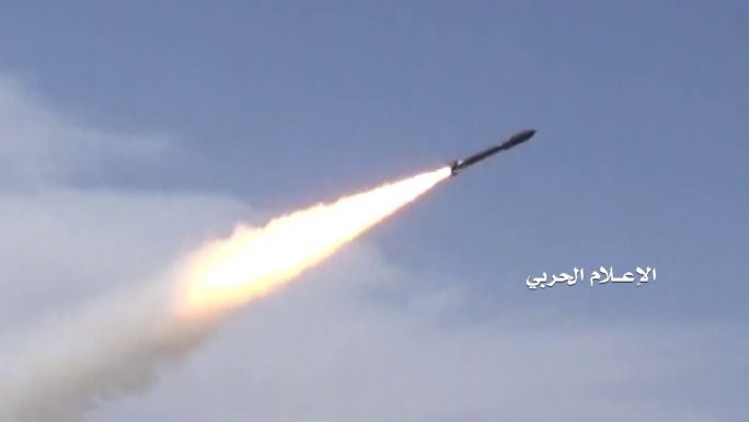 Photo of Yemen Hezbollahi forces fire ballistic missile at Saudi military base in Najran