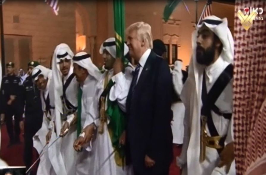 Photo of Zionist Trump Wants Saudis to Pay as US Slashes Aid for Syria