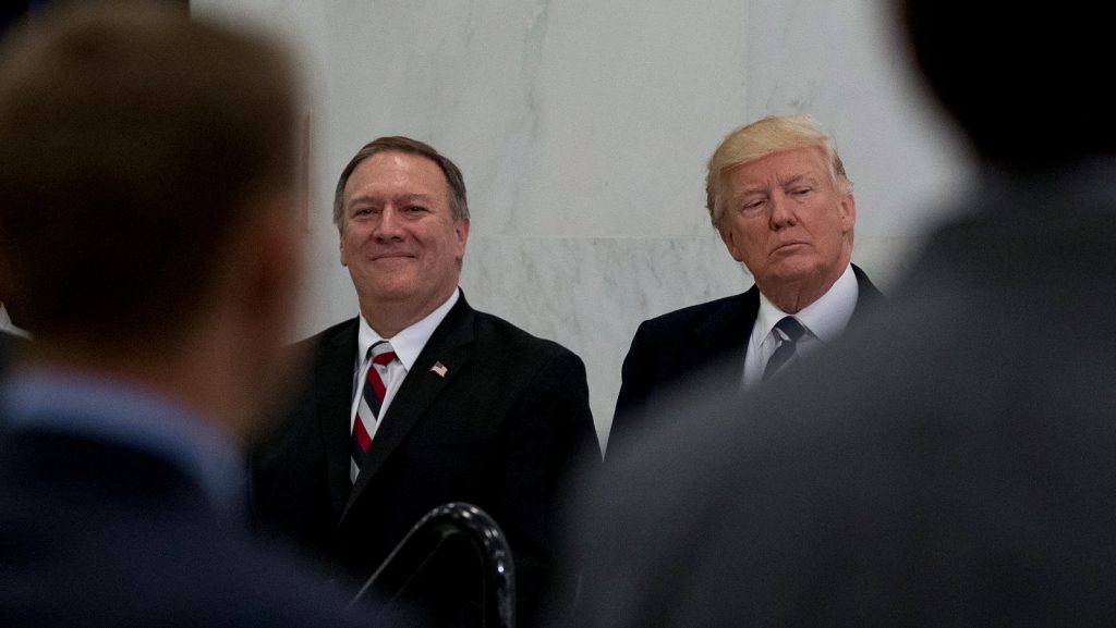 Photo of Zionist Trump, Pompeo at odds over preconditions for talks with Iran