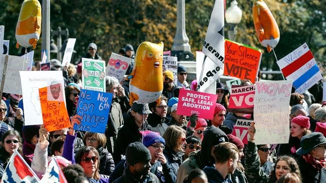Photo of Thousands protest Trump’s anti-women agenda in Chicago