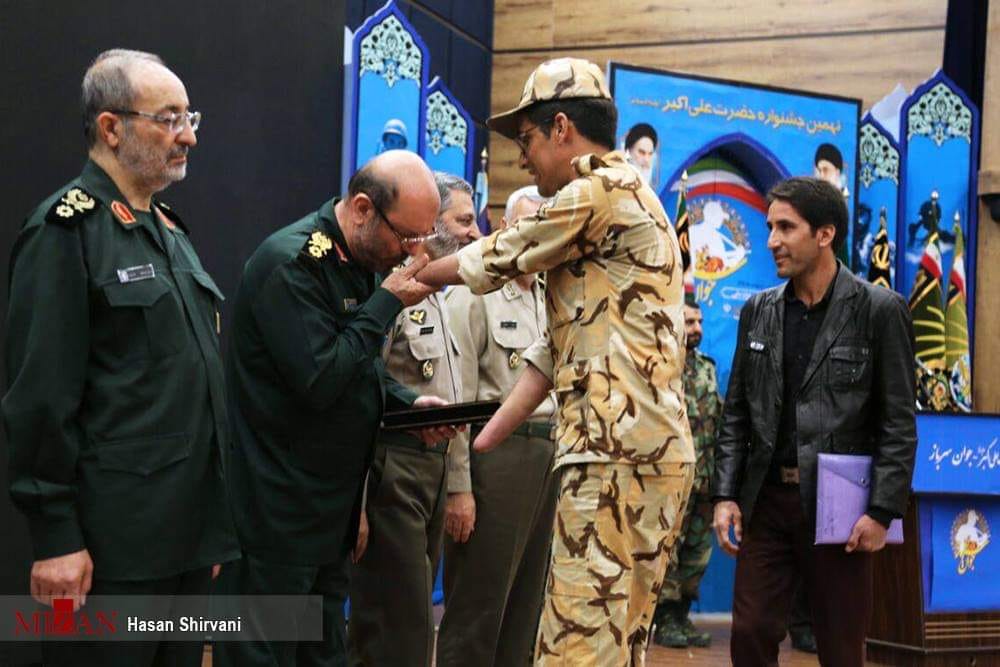 Photo of PHOTO: Iran’s Ex DM, Top General kisses amputated hand of Iranian soldier..