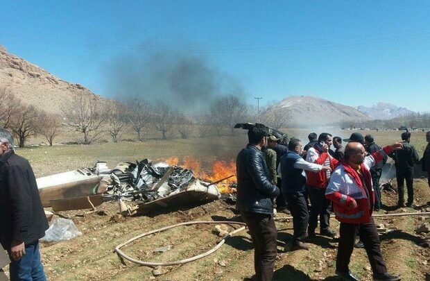 Photo of Emergency helicopter aiding a pregnant woman crashes in SW Iran, 5 martyred
