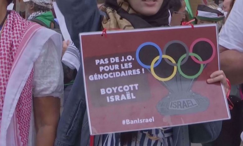 Pro-Palestinian demonstrators in Paris reject ‘israel’s’ participation in Olympics